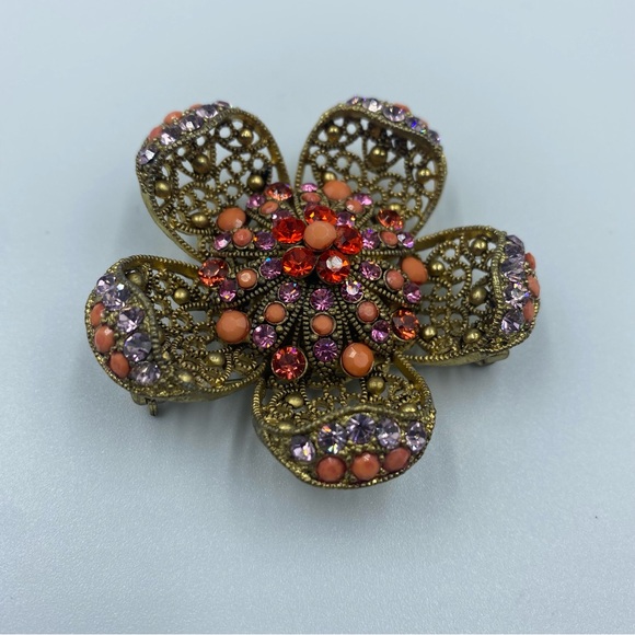 United Colors of Benetton 1991 Floral Crystal Brooch. - Picture 4 of 7